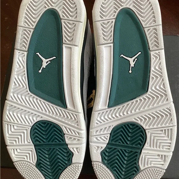 Jordan 4 Kids White and Dark Green - Picture 6 of 9